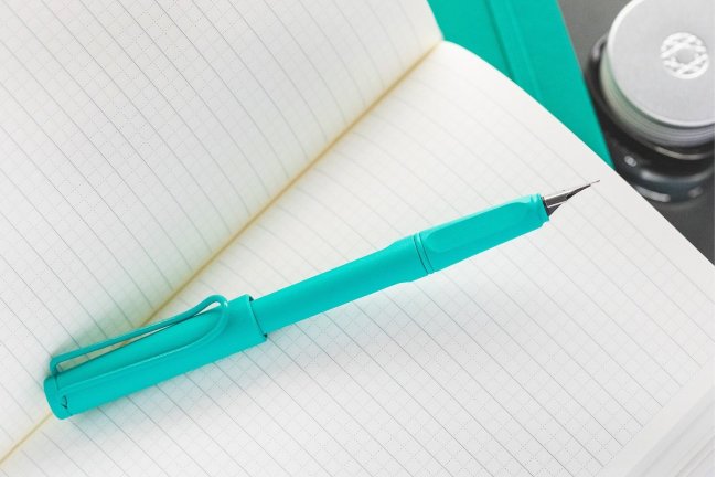 Ручка перьевая Lamy Safari Candy, Аквамарин, Special Edition 2020 Ручка перьевая Lamy Safari Candy, Аквамарин, Special Edition 2020