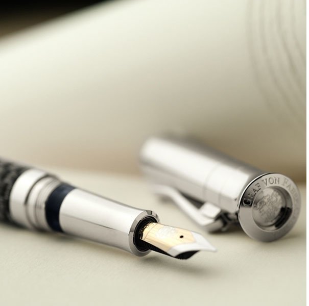 Перьевая ручка Graf von Faber-Castell Pen of the Year 2009 Перьевая ручка Graf von Faber-Castell Pen of the Year 2009