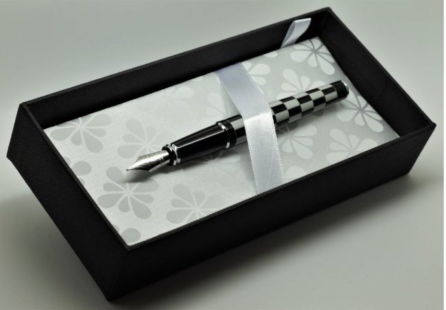 Перьевая ручка Diplomat Excellence A Rome Black White