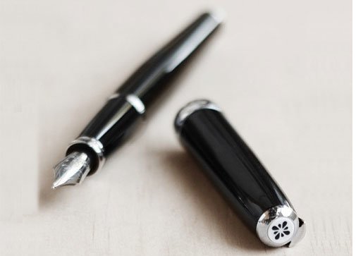 Перьевая ручка Diplomat Excellence A, Black Lacquer F Перьевая ручка Diplomat Excellence A, Black Lacquer F