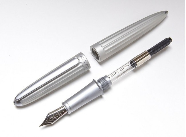 Перьевая ручка Diplomat Aero Matt Silver Перьевая ручка Diplomat Aero Matt Silver