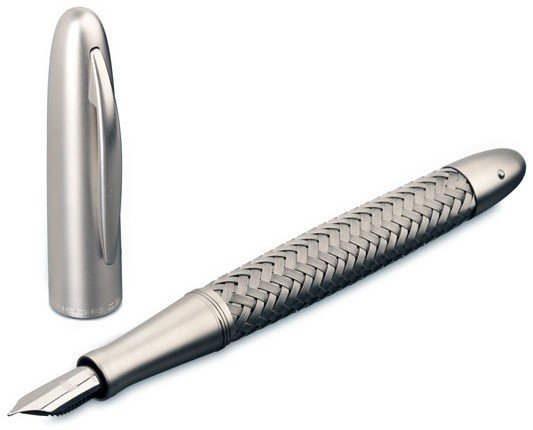 Перьевая ручка Pelikan Porsche Design Tec Flex P`3110, стальной, перо F, подарочная коробка Перьевая ручка Pelikan Porsche Design Tec Flex P`3110, стальной, перо F, подарочная коробка