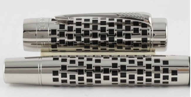 Перьевая ручка Parker Duofold Senior 125th Anniversary Limited Edition F100 Перьевая ручка Parker Duofold Senior 125th Anniversary Limited Edition F100