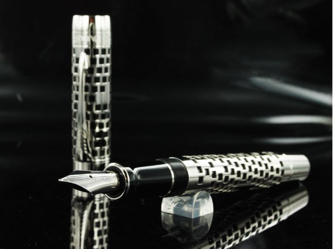 Перьевая ручка Parker Duofold Senior 125th Anniversary Limited Edition F100 Перьевая ручка Parker Duofold Senior 125th Anniversary Limited Edition F100