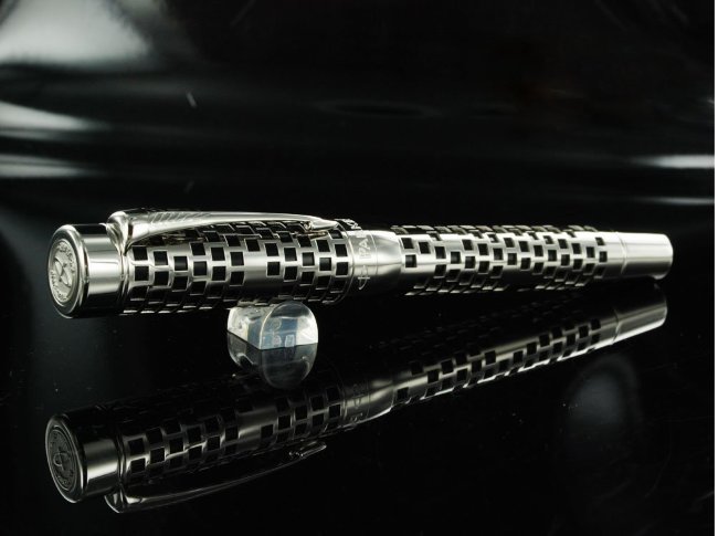 Перьевая ручка Parker Duofold Senior 125th Anniversary Limited Edition F100 Перьевая ручка Parker Duofold Senior 125th Anniversary Limited Edition F100