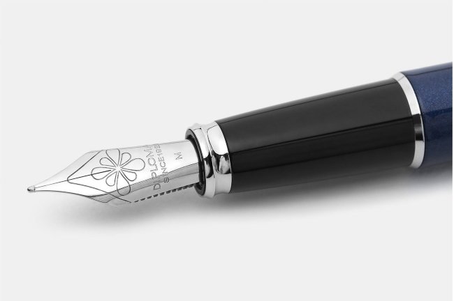 Перьевая ручка Diplomat Excellence A Midnight Blue Chrome Перьевая ручка Diplomat Excellence A Midnight Blue Chrome