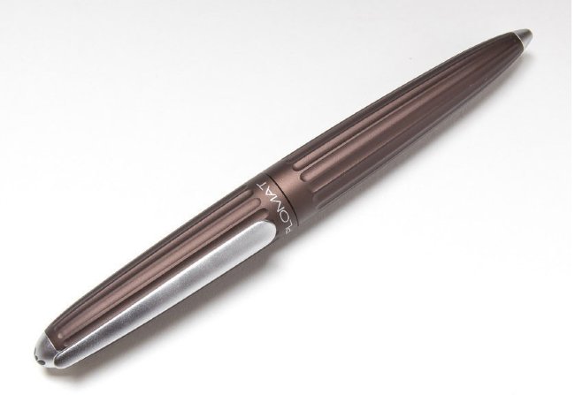 Перьевая ручка Diplomat Aero brown metallic F 14 ct. Перьевая ручка Diplomat Aero brown metallic F 14 ct.