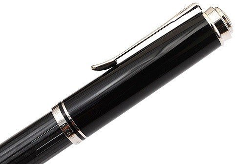 Ручка перьевая Pelikan Souveraen M 405 белый/серебристый F Ручка перьевая Pelikan Souveraen M 405 белый/серебристый F