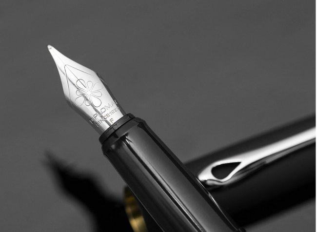 Перьевая ручка Diplomat Esteem Lapis Black Перьевая ручка Diplomat Esteem Lapis Black