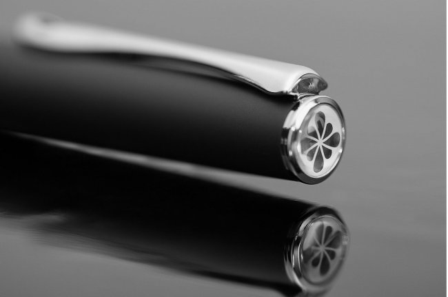 Перьевая ручка Diplomat Esteem Lapis Black Перьевая ручка Diplomat Esteem Lapis Black