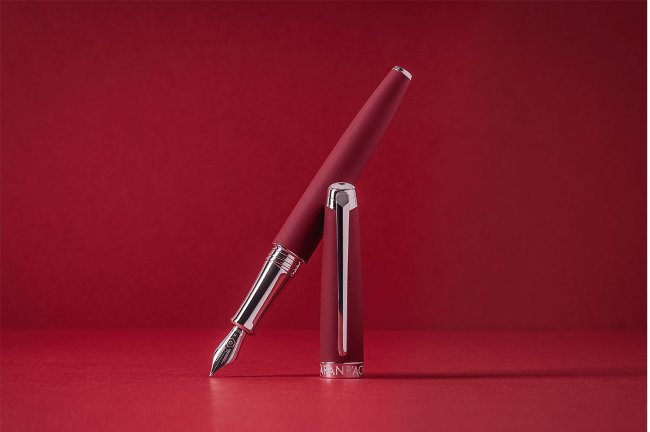 Перьевая ручка Caran d’Ache Leman 2021 Burgundy