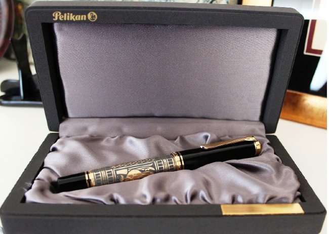 Перьевая ручка Pelikan Toledo M 900, черный, подарочная коробка Перьевая ручка Pelikan Toledo M 900, черный, подарочная коробка